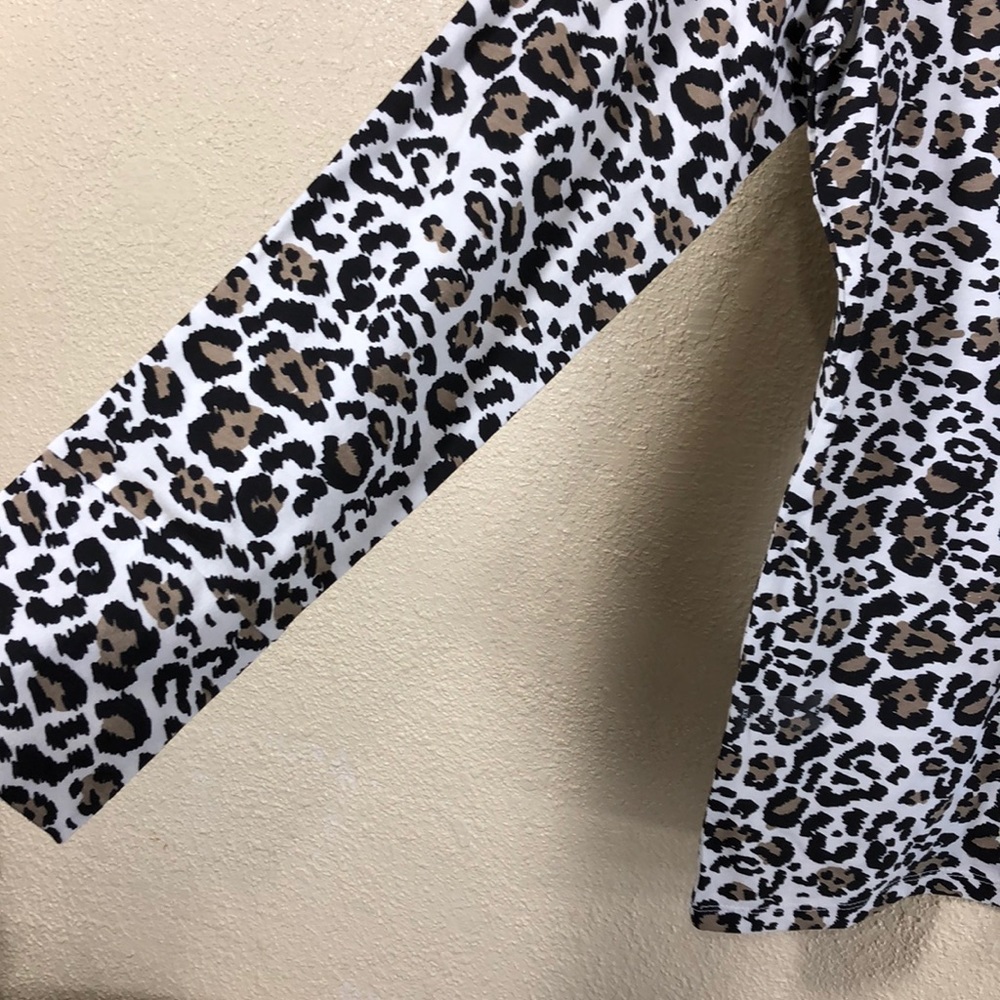 a.n.a Top Blouse Tee Animal Print NWT XXL - Picture 3 of 14